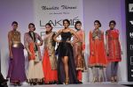 Model walk the ramp for nandita thirani and payal singhal show at Lakme Fashion Week Day 1 on 3rd Aug 2012 (29).JPG