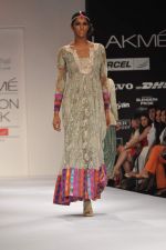 Model walk the ramp for nandita thirani and payal singhal show at Lakme Fashion Week Day 1 on 3rd Aug 2012 (56).JPG