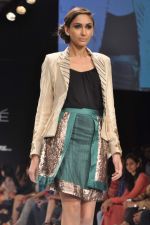 Model walk the ramp for nandita thirani and payal singhal show at Lakme Fashion Week Day 1 on 3rd Aug 2012 (6).JPG