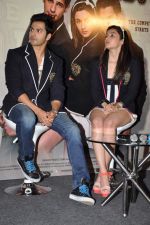 Varun Dhawan, Alia Bhatt at Student of the Year first look in PVR on 2nd Aug 2012 (319).JPG