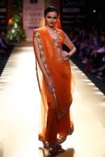 Model walk the ramp for Pallavi Jaikishan show at Lakme Fashion Week Day 1 on 3rd Aug 2012 (106).JPG