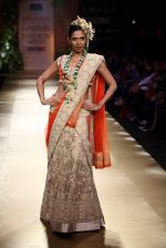 Model walk the ramp for Pallavi Jaikishan show at Lakme Fashion Week Day 1 on 3rd Aug 2012 (144).JPG
