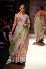 Model walk the ramp for Pallavi Jaikishan show at Lakme Fashion Week Day 1 on 3rd Aug 2012 (75).JPG