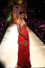 Model walk the ramp for Pallavi Jaikishan show at Lakme Fashion Week Day 1 on 3rd Aug 2012 (93).JPG