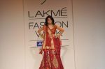 Mini Mathur walk the ramp for payal Kapoor show at Lakme Fashion Week Day 3 on 5th Aug 2012 (16).JPG