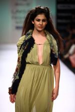 Model walk the ramp for Babita Malkani show at Lakme Fashion Week Day 2 on 4th Aug 2012 (48).JPG
