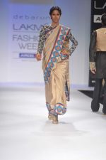 Model walk the ramp for Debarun,Vaishali S show at Lakme Fashion Week Day 3 on 5th Aug 2012 (17).JPG