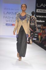 Model walk the ramp for Debarun,Vaishali S show at Lakme Fashion Week Day 3 on 5th Aug 2012 (48).JPG