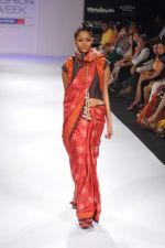 Model walk the ramp for Shruti Sancheti show at Lakme Fashion Week Day 3 on 5th Aug 2012 (15).JPG
