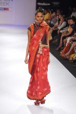 Model walk the ramp for Shruti Sancheti show at Lakme Fashion Week Day 3 on 5th Aug 2012 (16).JPG