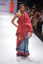 Model walk the ramp for Shruti Sancheti show at Lakme Fashion Week Day 3 on 5th Aug 2012 (26).JPG