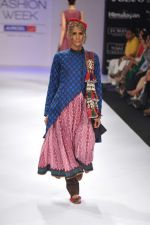 Model walk the ramp for Shruti Sancheti show at Lakme Fashion Week Day 3 on 5th Aug 2012 (31).JPG