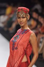Model walk the ramp for Shruti Sancheti show at Lakme Fashion Week Day 3 on 5th Aug 2012 (34).JPG