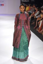 Model walk the ramp for Shruti Sancheti show at Lakme Fashion Week Day 3 on 5th Aug 2012 (45).JPG