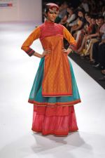 Model walk the ramp for Shruti Sancheti show at Lakme Fashion Week Day 3 on 5th Aug 2012 (46).JPG
