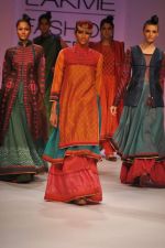 Model walk the ramp for Shruti Sancheti show at Lakme Fashion Week Day 3 on 5th Aug 2012 (53).JPG