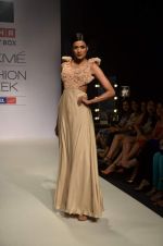 Model walk the ramp for Sonakshi Raaj Talent Box show at Lakme Fashion Week Day 2 on 4th Aug 2012 (10).JPG