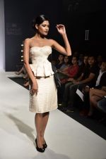 Model walk the ramp for Sonakshi Raaj Talent Box show at Lakme Fashion Week Day 2 on 4th Aug 2012 (16).JPG