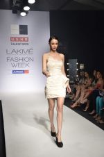 Model walk the ramp for Sonakshi Raaj Talent Box show at Lakme Fashion Week Day 2 on 4th Aug 2012 (23).JPG