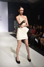 Model walk the ramp for Sonakshi Raaj Talent Box show at Lakme Fashion Week Day 2 on 4th Aug 2012 (24).JPG