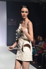Model walk the ramp for Sonakshi Raaj Talent Box show at Lakme Fashion Week Day 2 on 4th Aug 2012 (30).JPG
