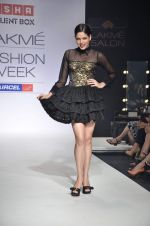 Model walk the ramp for Sonakshi Raaj Talent Box show at Lakme Fashion Week Day 2 on 4th Aug 2012 (39).JPG