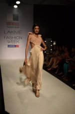 Model walk the ramp for Sonakshi Raaj Talent Box show at Lakme Fashion Week Day 2 on 4th Aug 2012 (5).JPG