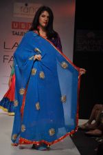 Model walk the ramp for Talent Box Swati Jain and Rivaayat show at Lakme Fashion Week Day 3 on 5th Aug 2012 (45).JPG