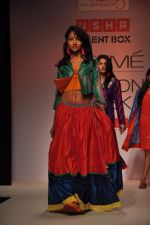 Model walk the ramp for Talent Box Swati Jain and Rivaayat show at Lakme Fashion Week Day 3 on 5th Aug 2012 (48).JPG