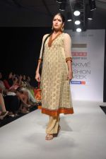 Model walk the ramp for Talent Box Swati Jain and Rivaayat show at Lakme Fashion Week Day 3 on 5th Aug 2012 (63).JPG