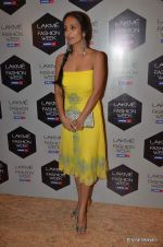 Suchitra pillai at Wendell Rodericks show at Lakme Fashion Week Day 2 on 4th Aug 2012 (55).JPG