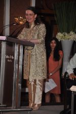at the launch of Shashi Tharoor book Pax Indica in Taj Land_s Land,Mumbai on 4th Aug 2012 (45).JPG