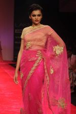 Model walk the ramp for Bhairavi Jaikishan show at Lakme Fashion Week Day 4 on 6th Aug 2012 (29681111).JPG