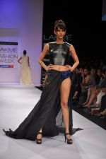 Model walk the ramp for Prashant Chauhan show at LFW 2012 Day 5 in Grand Hyatt on 7th Aug 2012 (36).JPG
