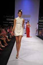 Model walk the ramp for SS Surya  show at LFW 2012 Day 5 in Grand Hyatt on 7th Aug 2012 (37).JPG