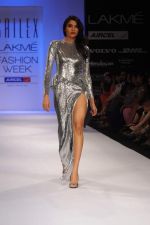 Model walk the ramp for Sailex show at Lakme Fashion Week 2012 Day 5 in Grand Hyatt on 7th Aug 2012 (88).JPG