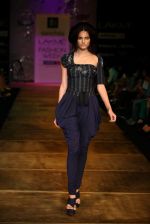 Model walk the ramp for Sanchita Ajjampur show at Lakme Fashion Week Day 4 on 6th Aug 2 (32).JPG