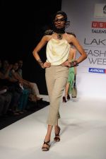 Model walk the ramp for Saurabh Kant Talent Box show at Lakme Fashion Week 2012 Day 5 in Grand Hyatt on 7th Aug 2012 (82).JPG