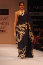 Model walk the ramp for Shyamal Bhumika show at Lakme Fashion Week Day 4 on 6th Aug 2012 (5).JPG