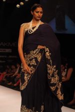 Model walk the ramp for Shyamal Bhumika show at Lakme Fashion Week Day 4 on 6th Aug 2012 (8).JPG