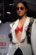 Model walk the ramp for talent box patola show at LFW 2012 Day 4 in Grand Hyatt on 6th Aug 2012 (29681149).JPG
