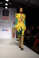 Model walk the ramp for talent box ritika karishma shahani show at Lakme Fashion Week Day 4 on 6th Aug 2012 (154).JPG