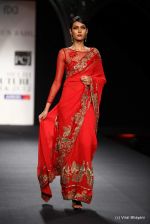 Model walk the ramp fo Varun Bahl Show at PCJ Delhi Couture Week day 1 on 8th Aug 2012 (245).JPG