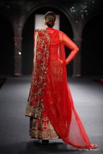 Model walk the ramp fo Varun Bahl Show at PCJ Delhi Couture Week day 1 on 8th Aug 2012 (249).JPG