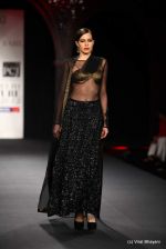 Model walk the ramp fo Varun Bahl Show at PCJ Delhi Couture Week day 1 on 8th Aug 2012 (268).JPG