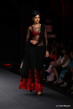 Model walk the ramp fo Varun Bahl Show at PCJ Delhi Couture Week day 1 on 8th Aug 2012 (271).JPG