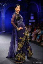 Model walk the ramp fo Varun Bahl Show at PCJ Delhi Couture Week day 1 on 8th Aug 2012 (304).JPG