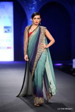 Model walk the ramp fo Varun Bahl Show at PCJ Delhi Couture Week day 1 on 8th Aug 2012 (306).JPG