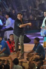 Akshay Kumar at Dahi Handi events in Mumbai on 10th Aug 2012 (146).JPG