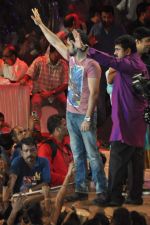 Emraan Hashmi at Dahi Handi events in Mumbai on 10th Aug 2012 (138).JPG
